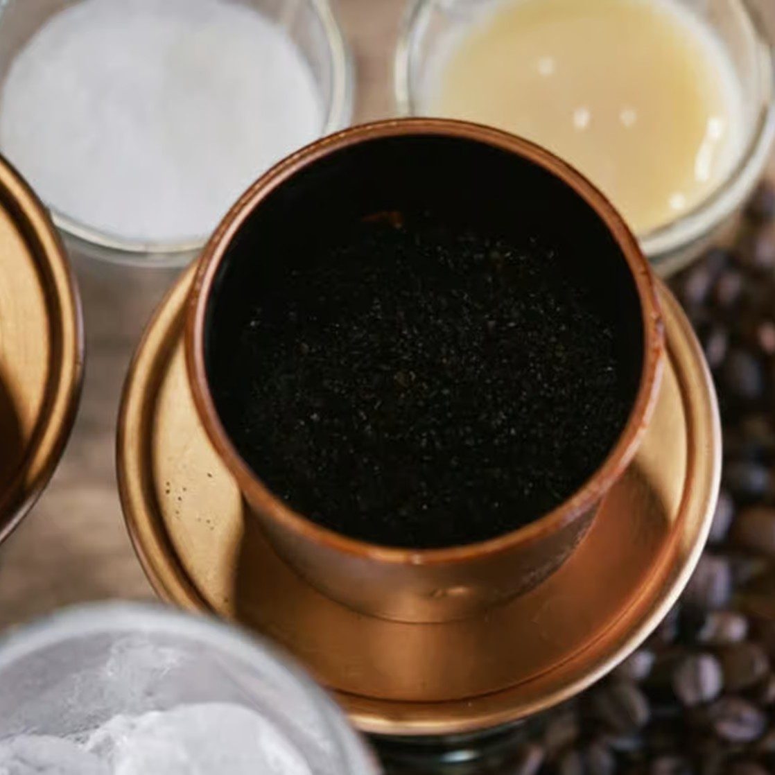 Ca Phe Sua Nong.