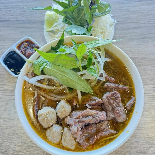 Bun Gan Bo Vien Sate.